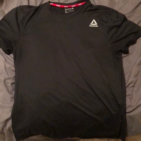 Black Reebok t shirt - Picture 1 of 2